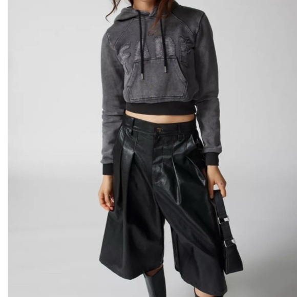 URBAN OUTFITERS Fade Shrunken Hoodie Sweatshirt
size M. NWT - Picture 2 of 7